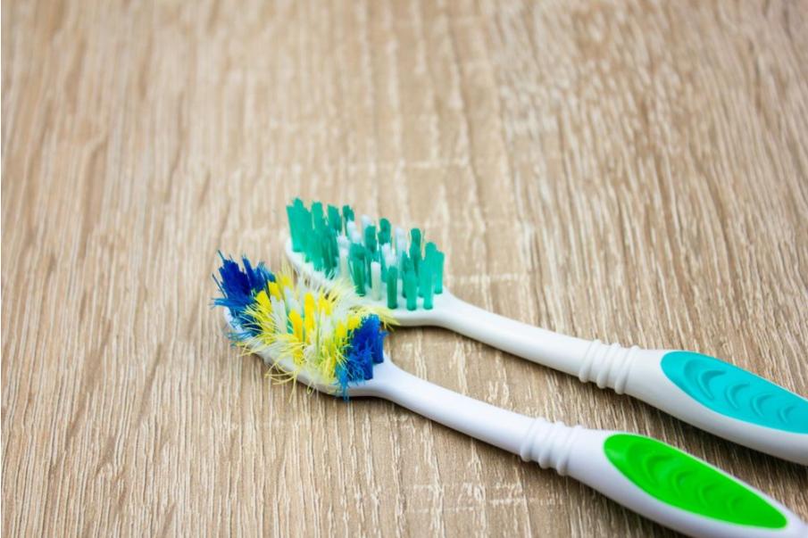 Milyen gyakran kell lecserélni a fogkefét?